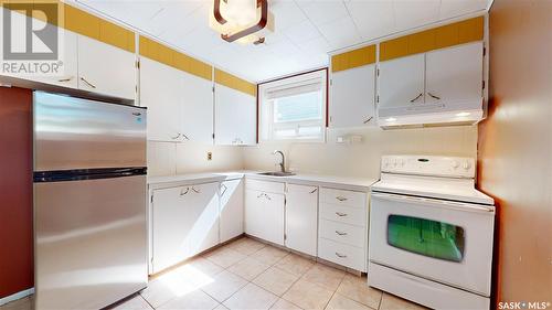 2751 Mcara Street, Regina, SK - Indoor Photo Showing Kitchen