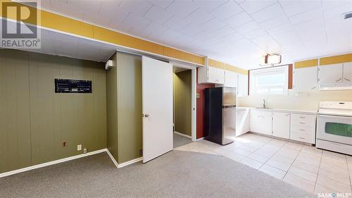 2751 Mcara Street, Regina, SK - Indoor Photo Showing Kitchen