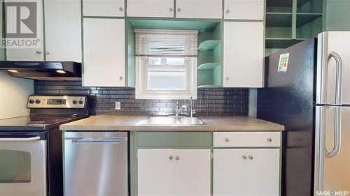 2751 Mcara Street, Regina, SK - Indoor Photo Showing Kitchen With Double Sink