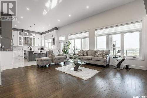 623 Kenaschuk Crescent, Saskatoon, SK - Indoor Photo Showing Living Room