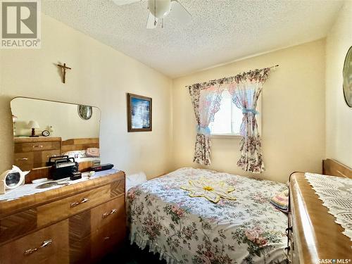 85 First Avenue N, Yorkton, SK - Indoor Photo Showing Bedroom