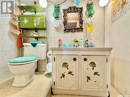 85 First Avenue N, Yorkton, SK - Indoor Photo Showing Bathroom