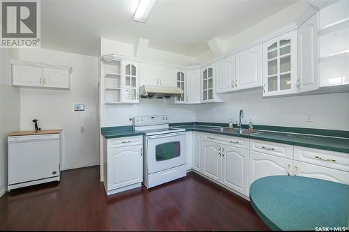 116 S Avenue S, Saskatoon, SK - Indoor Photo Showing Kitchen