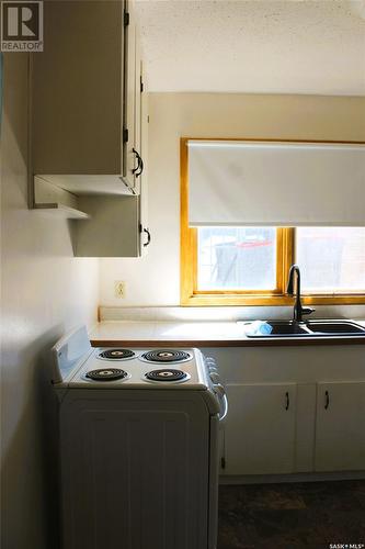 431 Redcoat Drive, Eastend, SK - Indoor Photo Showing Kitchen