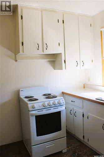 431 Redcoat Drive, Eastend, SK - Indoor Photo Showing Kitchen