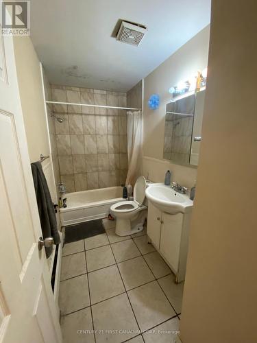 1567 Allen Place, London, ON - Indoor Photo Showing Bathroom