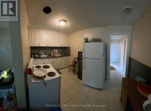 1567 Allen Place, London, ON - Indoor Photo Showing Kitchen