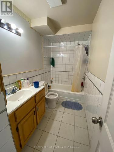 1567 Allen Place, London, ON - Indoor Photo Showing Bathroom