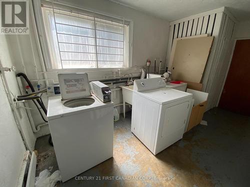 1567 Allen Place, London, ON - Indoor Photo Showing Laundry Room