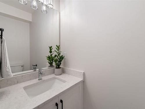 1536 Marble Pl, Langford, BC - Indoor Photo Showing Bathroom