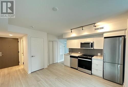 304 - 30 Tretti Way, Toronto (Clanton Park), ON - Indoor Photo Showing Kitchen