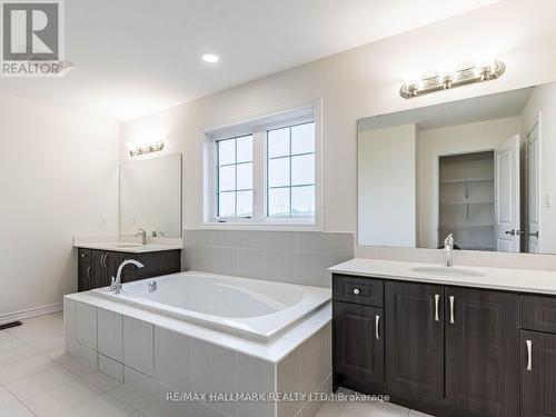 2134 Speare Court E, Innisfil, ON - Indoor Photo Showing Bathroom