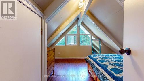 9051 Boyne River Road, Adjala-Tosorontio, ON - Indoor Photo Showing Bedroom