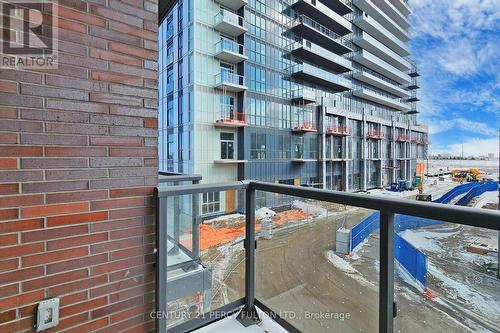 208 - 38 Honeycrisp Crescent, Vaughan, ON - Outdoor