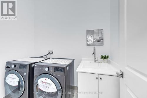 4128 Hillsborough Crescent, Oakville, ON - Indoor Photo Showing Laundry Room