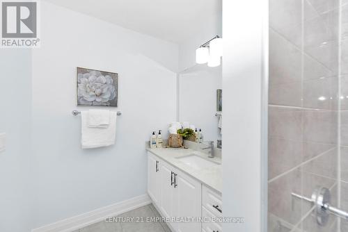 4128 Hillsborough Crescent, Oakville, ON - Indoor Photo Showing Bathroom