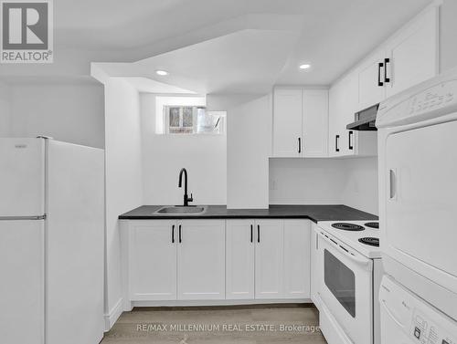 113 Mark Street, London, ON - Indoor Photo Showing Kitchen