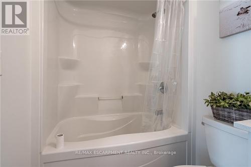 102 - 269 Sunview Street, Waterloo, ON - Indoor Photo Showing Bathroom