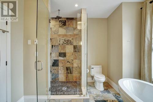 209 Hume Road, Puslinch, ON - Indoor Photo Showing Bathroom