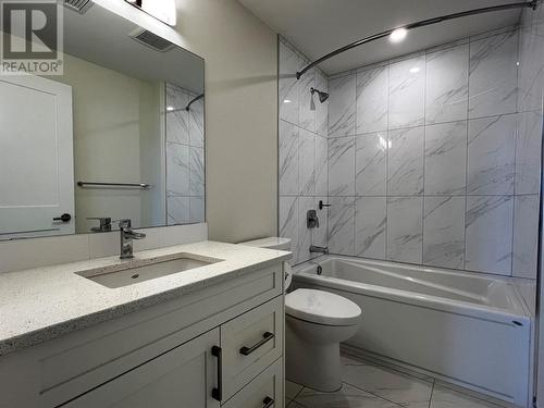 121 Harbourfront Drive Ne Unit# 10, Salmon Arm, BC - Indoor Photo Showing Bathroom