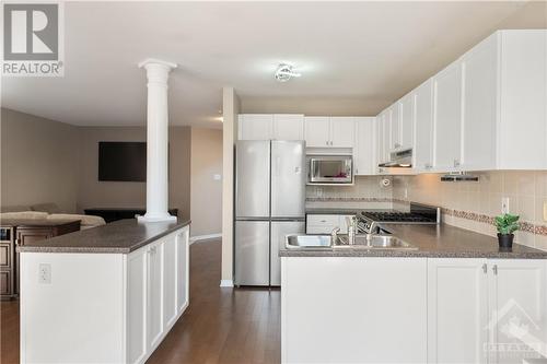 2228 Brockstone Crescent, Ottawa, ON - Indoor Photo Showing Kitchen