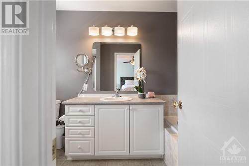 2228 Brockstone Crescent, Ottawa, ON - Indoor Photo Showing Bathroom