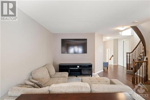 2228 Brockstone Crescent, Ottawa, ON - Indoor Photo Showing Living Room