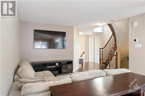 2228 Brockstone Crescent, Ottawa, ON - Indoor Photo Showing Living Room