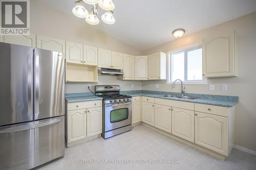 78 Kennedy Place, London, ON - Indoor Photo Showing Kitchen With Double Sink