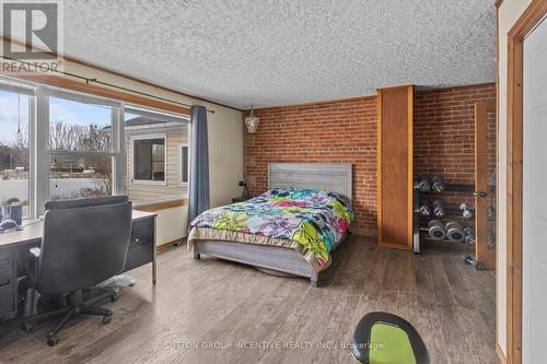 6511 21/22 Nottawasaga Side Road, Clearview, ON - Indoor Photo Showing Bedroom