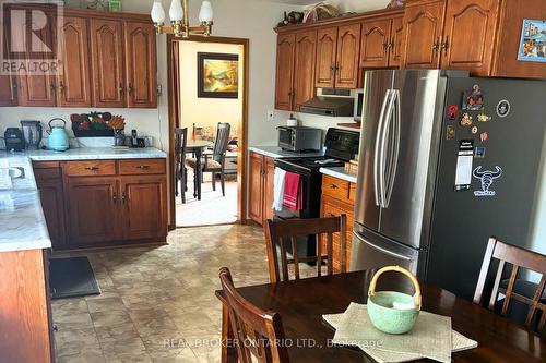 11 Belfry Drive, Newmarket (Huron Heights-Leslie Valley), ON - Indoor Photo Showing Kitchen