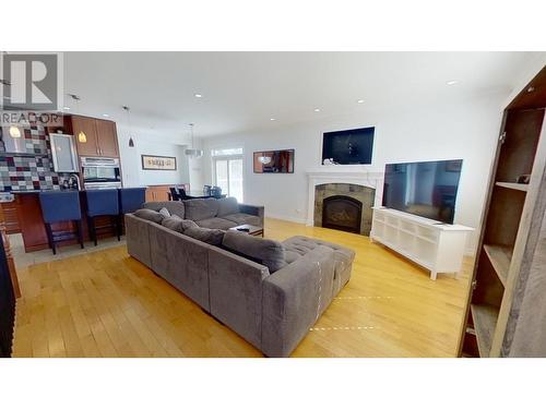 9624 113 Avenue, Fort St. John, BC - Indoor Photo Showing Living Room With Fireplace