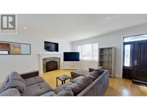 9624 113 Avenue, Fort St. John, BC - Indoor Photo Showing Living Room With Fireplace