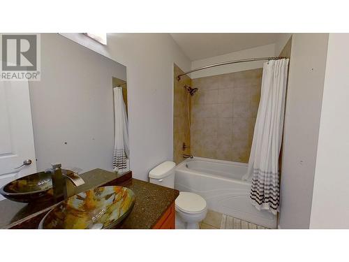 9624 113 Avenue, Fort St. John, BC - Indoor Photo Showing Bathroom