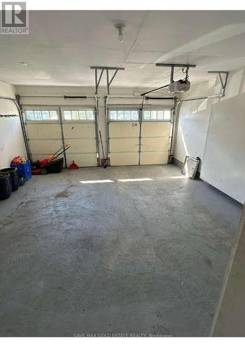 6 Lattice Court, Brampton, ON - Indoor Photo Showing Garage