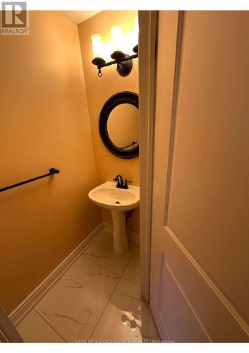 6 Lattice Court, Brampton, ON - Indoor Photo Showing Bathroom