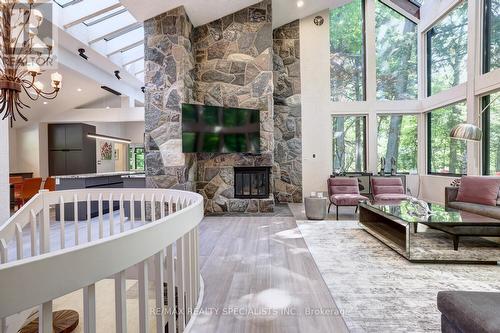 2386 Lionheart Crescent, Mississauga, ON - Indoor Photo Showing Living Room With Fireplace