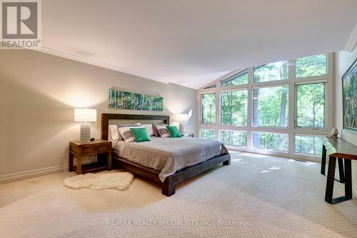 2386 Lionheart Crescent, Mississauga, ON - Indoor Photo Showing Bedroom