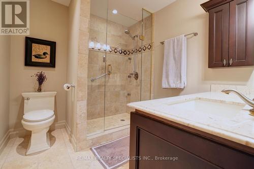 2386 Lionheart Crescent, Mississauga, ON - Indoor Photo Showing Bathroom