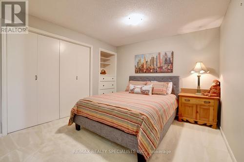 2386 Lionheart Crescent, Mississauga (Sheridan), ON - Indoor Photo Showing Bedroom