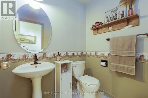 4 Penrose Court, Brampton, ON - Indoor Photo Showing Bathroom