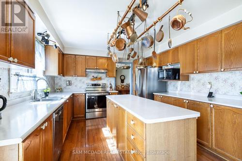 4 Penrose Court, Brampton, ON - Indoor Photo Showing Kitchen With Stainless Steel Kitchen With Double Sink