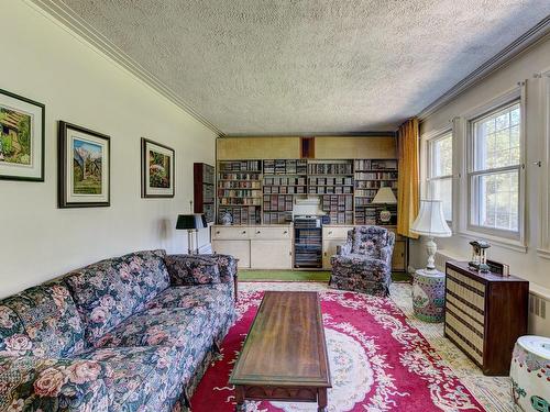 Den - 240 Av. Melbourne, Mont-Royal, QC - Indoor Photo Showing Living Room