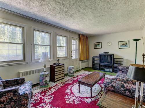 Den - 240 Av. Melbourne, Mont-Royal, QC - Indoor Photo Showing Living Room