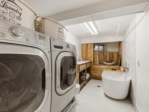 Salle de lavage - 344  - 346 Ch. De La Côte-Ste-Catherine, Montréal (Outremont), QC - Indoor Photo Showing Laundry Room