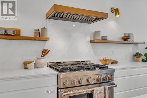 92 Dunington Drive, Toronto (Birchcliffe-Cliffside), ON - Indoor Photo Showing Kitchen