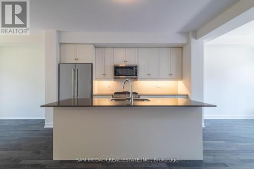 45 Folcroft Street, Brampton (Credit Valley), ON - Indoor Photo Showing Kitchen