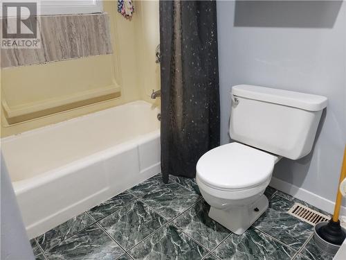 37 Sherrard, Moncton, NB - Indoor Photo Showing Bathroom