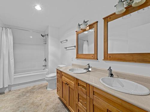 1415 Ranch Road, Kamloops, BC - Indoor Photo Showing Bathroom