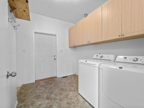 1415 Ranch Road, Kamloops, BC - Indoor Photo Showing Laundry Room